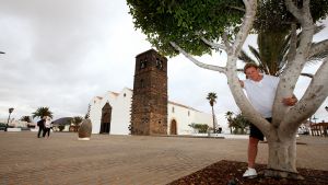 20-12-2017 SHOWBIZZ; HENNY HUISMAN OP FUERTEVENTURA ERG OPENHARTIG. Henny Huisman was een weekje op vakantie op FUERTEVENTURA en was erg openhartig over zijn leven als presentator, publiek figuur en over prive zaken.
foto: Albert den Iseger