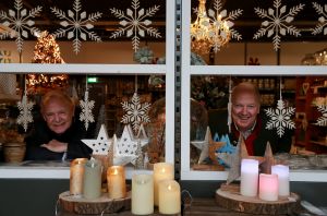 02-12-2017 SHOWBIZZ; RONNIE TOBER EN PARTNER JAN JOCHEMS BEREIDEN ZICH VOOR OP DE KERSTDAGEN.
Fote Albert den Iseger