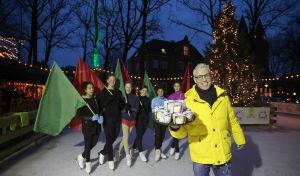 20-12-2017 SHOWBIZZ; RUDOLPH VAN VEEN HEEFT NU OOK ZIJN EIGEN IJSLIJN. Rudolph heeft nu ook een eigen ijsjes lijn, heerlijke smaken verpakt in een luxe verpakking en binnenkort in elke supermarkt verkrijgbaar.
foto: Albert den Iseger