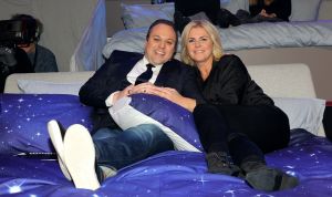 11-02-2017 SHOWBIZZ; FRANS BAUER IN BED MET IRENE MOORS.Voor de laatste aflevering van het TV programma IN BED MET IRENE was Frans Bauer uitgenodigd. Een en al gezelligheid en lol en meer dan 100.000 extra kijkers voor dit mooie programma.
Hopelijk komt het volgend jaar weer terug op de TV.
foto: Albert den Iseger