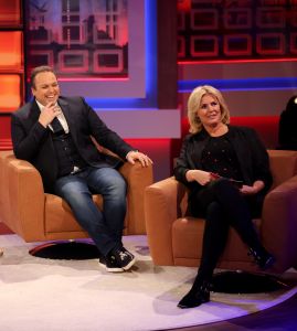 11-02-2017 SHOWBIZZ; FRANS BAUER IN BED MET IRENE MOORS.Voor de laatste aflevering van het TV programma IN BED MET IRENE was Frans Bauer uitgenodigd. Een en al gezelligheid en lol en meer dan 100.000 extra kijkers voor dit mooie programma.
Hopelijk komt het volgend jaar weer terug op de TV.
foto: Albert den Iseger