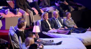 11-02-2017 SHOWBIZZ; FRANS BAUER IN BED MET IRENE MOORS.Voor de laatste aflevering van het TV programma IN BED MET IRENE was Frans Bauer uitgenodigd. Een en al gezelligheid en lol en meer dan 100.000 extra kijkers voor dit mooie programma.
Hopelijk komt het volgend jaar weer terug op de TV.
foto: Albert den Iseger