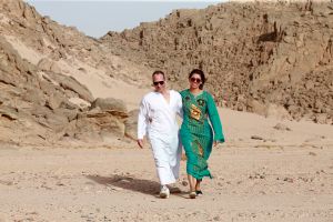 16-02-2017 SHOWBIZ; YURI VAN GELDER VERTELD NU ECHT ALLES. Yuri en zijn vriendin Katarina waren op vakantie in Egypte. Albert den Iseger en Frank Waals zochten hun op in bloedheet Hurghada. 
foto: Albert den Iseger