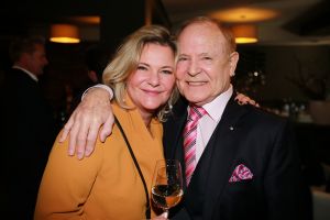 25-02-2018 SHOWBIZZ; RONNIE TOBER EN JAN JOCHEMS 50 JAAR SAMEN. Het was feest bij Ronnie en Jan in Ede. 50 jaar waren ze samen, lief en leed gedeeld en nog steeds onwijs gelukkig met elkaar. Dus tijd voor een feestje waar vele bekende uit het vak waren uitgenodigd.
foto: Albert den Iseger