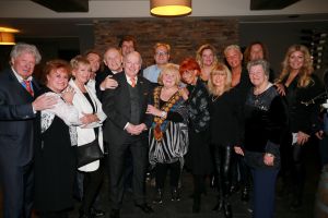 25-02-2018 SHOWBIZZ; RONNIE TOBER EN JAN JOCHEMS 50 JAAR SAMEN. Het was feest bij Ronnie en Jan in Ede. 50 jaar waren ze samen, lief en leed gedeeld en nog steeds onwijs gelukkig met elkaar. Dus tijd voor een feestje waar vele bekende uit het vak waren uitgenodigd.
foto: Albert den Iseger