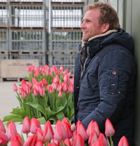 22-02-2018 SHOWBIZZ; TOM GROOT EN PARTNER MARIEKE KUNNEN BIJNA GAAN VERHUIZEN. Hun nieuwbouw huis vlakbij hun bollen bedrijf is bijna klaar en het openhaard hout ligt klaar om de sfeer te bepalen in het met riet dekte huis.
foto: Albert den Iseger