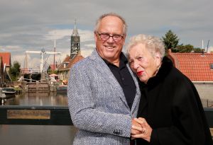 20-01-2017 SHOWBIZZ; MOEDER VAN JOOP BRAAKHEKKE VAN 106 JAAR VREDIG INGESLAPEN. 41 dagen na het overlijden van haar zoon JOOP is moeder LOEK vredig ingeslapen thuis in HINDELOPEN. Vredig en in alle rust, aldus de familie, maar gelukkig ook zonder besef dat JOOP haar voor jaar op 8 December al was voorgegaan.
foto: Albert den Iseger