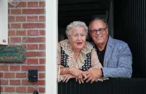 20-01-2017 SHOWBIZZ; MOEDER VAN JOOP BRAAKHEKKE VAN 106 JAAR VREDIG INGESLAPEN. 41 dagen na het overlijden van haar zoon JOOP is moeder LOEK vredig ingeslapen thuis in HINDELOPEN. Vredig en in alle rust, aldus de familie, maar gelukkig ook zonder besef dat JOOP haar voor jaar op 8 December al was voorgegaan.
foto: Albert den Iseger