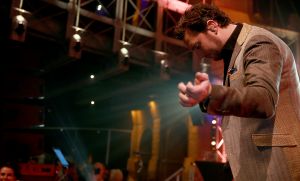 30-01-2017 SHOWBIZZ; AL WEER VOOR DE 35STE KEER DE GEELS AWARDS-NIEUWJAARSPARTY. Populariteit Awards
Traditiegetrouw worden tijdens de Geels Nieuwjaarsparty de Populariteit Awards uitgereikt. Dit jaar mogen de volgende artiesten hun prijs in ontvangst nemen: Shirma Rouse, Tim Douwsma, Wolter Kroes, Tino Martin, O G3NE, The Dirty Daddies, Laura Beekman,Ingrid Simons , Steffen Morrison en Het Feestteam . De awards worden geheel in stijl uitgereikt door verschillende BN ers, waaronder Gerard Joling. 

Populariteit Awards 2016     Geels Nieuwjaarsparty
 
Categorie: 
Meest geboekte Festival band 
en Landelijke doorbraak2016
ARSTIEST: THE DIRTY DADDIES,  Award wordt uitgereikt door Bobbi Eden
 
Categorie: Succesvolste meidengroep en grote doorbraak 2016
Artiest: O 3GENE, Award wordt uitgereikt door Gerard Joling
 
Categorie: Singer songwriter, Upcoming music artiest  
ARTIEST: LAURA BEEKMAN
 
Categorie, Beste Zanger 2016
Artiest: Tino MARTIN

Categorie
Leukste jonge TV Persoonlijkheid 2016
TIM DOUWSMA
 
Categorie: Meest opvallend album 2016
Artiest: WOLTER KROES
 
Categorie: Meest opvallende en succesvolle soulzangeres 2016
Artiest: SHIRMA ROUSE
 
Categorie:   Oeuvre Award?
Artiest: INGRID SIMONS
 
Categorie:   Beste Feest act 2016
Artiest: HET FEESTTEAM
 30-01-2017 SHOWBIZZ; AL WEER VOOR DE 35STE KEER DE GEELS AWARDS-NIEUWJAARSPARTY. Populariteit Awards
Traditiegetrouw worden tijdens de Geels Nieuwjaarsparty de Populariteit Awards uitgereikt. Dit jaar mogen de volgende artiesten hun prijs in ontvangst nemen: Shirma Rouse, Tim Douwsma, Wolter Kroes, Tino Martin, O G3NE, The Dirty Daddies, Laura Beekman,Ingrid Simons , Steffen Morrison en Het Feestteam . De awards worden geheel in stijl uitgereikt door verschillende BN ers, waaronder Gerard Joling. 

Populariteit Awards 2016     Geels Nieuwjaarsparty
 
Categorie: 
Meest geboekte Festival band 
en Landelijke doorbraak2016
ARSTIEST: THE DIRTY DADDIES,  Award wordt uitgereikt door Bobbi Eden
 
Categorie: Succesvolste meidengroep en grote doorbraak 2016
Artiest: O 3GENE, Award wordt uitgereikt door Gerard Joling
 
Categorie: Singer songwriter, Upcoming music artiest  
ARTIEST: LAURA BEEKMAN
 
Categorie, Beste Zanger 2016
Artiest: Tino MARTIN

Categorie
Leukste jonge TV Persoonlijkheid 2016
TIM DOUWSMA
 
Categorie: Meest opvallend album 2016
Artiest: WOLTER KROES
 
Categorie: Meest opvallende en succesvolle soulzangeres 2016
Artiest: SHIRMA ROUSE
 30-01-2017 SHOWBIZZ; AL WEER VOOR DE 35STE KEER DE GEELS AWARDS-NIEUWJAARSPARTY. Populariteit Awards
Traditiegetrouw worden tijdens de Geels Nieuwjaarsparty de Populariteit Awards uitgereikt. Dit jaar mogen de volgende artiesten hun prijs in ontvangst nemen: Shirma Rouse, Tim Douwsma, Wolter Kroes, Tino Martin, O G3NE, The Dirty Daddies, Laura Beekman,Ingrid Simons , Steffen Morrison en Het Feestteam . De awards worden geheel in stijl uitgereikt door verschillende BN ers, waaronder Gerard Joling. 

Populariteit Awards 2016     Geels Nieuwjaarsparty
 
Categorie: 
Meest geboekte Festival band 
en Landelijke doorbraak2016
ARSTIEST: THE DIRTY DADDIES,  Award wordt uitgereikt door Bobbi Eden
 
Categorie: Succesvolste meidengroep en grote doorbraak 2016
Artiest: O 3GENE, Award wordt uitgereikt door Gerard Joling
 
Categorie: Singer songwriter, Upcoming music artiest  
ARTIEST: LAURA BEEKMAN
 
Categorie, Beste Zanger 2016
Artiest: Tino MARTIN

Categorie
Leukste jonge TV Persoonlijkheid 2016
TIM DOUWSMA
 
Categorie: Meest opvallend album 2016
Artiest: WOLTER KROES
 
Categorie: Meest opvallende en succesvolle soulzangeres 2016
Artiest: SHIRMA ROUSE
 
Categorie:   Oeuvre Award?
Artiest: INGRID SIMONS
 
Categorie:   Beste Feest act 2016
Artiest: HET FEESTTEAM
 
Categorie:  Beste Live performer Classic old Soul 2016
Artiest: STEFFEN MORRISON
 
Cat30-01-2017 SHOWBIZZ; AL WEER VOOR DE 35STE KEER DE GEELS AWARDS-NIEUWJAARSPARTY. Populariteit Awards
Traditiegetrouw worden tijdens de Geels Nieuwjaarsparty de Populariteit Awards uitgereikt. Dit jaar mogen de volgende artiesten hun prijs in ontvangst nemen: Shirma Rouse, Tim Douwsma, Wolter Kroes, Tino Martin, O G3NE, The Dirty Daddies, Laura Beekman,Ingrid Simons , Steffen Morrison en Het Feestteam . De awards worden geheel in stijl uitgereikt door verschillende BN ers, waaronder Gerard Joling. 

Populariteit Awards 2016     Geels Nieuwjaarsparty
 
Categorie: 
Meest geboekte Festival band 
en Landelijke doorbraak2016
ARSTIEST: THE DIRTY DADDIES,  Award wordt uitgereikt door Bobbi Eden
 
Categorie: Succesvolste meidengroep en grote doorbraak 2016
Artiest: O 3GENE, Award wordt uitgereikt door Gerard Joling
 
Categorie: Singer songwriter, Upcoming music artiest  
ARTIEST: LAURA BEEKMAN
 
Categorie, Beste Zanger 2016
Artiest: Tino MARTIN

Categorie
Leukste jonge TV Persoonlijkheid 2016
TIM DOUWSMA
 
Categorie: Meest opvallend album 2016
Artiest: WOLTER KROES
 
Categorie: Meest opvallende en succesvolle soulzangeres 2016
Artiest: SHIRMA ROUSE
 
Categorie:   Oeuvre Award?
Artiest: INGRID SIMONS
 
Categorie:   Beste Feest act 2016
Artiest: HET FEESTTEAM
 
Categorie:  Beste Live performer Classic old Soul 2016
Artiest: STEFFEN MORRISON
 egorie:   Oeuvre Award?
Artiest: INGRID SIMONS
 
Categorie:   Beste Feest act 2016
Artiest: HET FEESTTEAM
 
Categorie:  Beste Live performer Classic old Soul 2016
Artiest: STEFFEN MORRISON
 
Categorie:  Beste Live performer Classic old Soul 2016
Artiest: STEFFEN MORRISON
Foto: Albert den Iseger