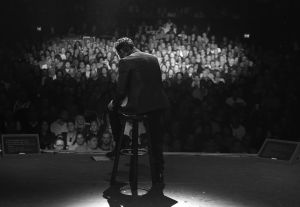 29-01-2018 SHOWBIZZ; TINO MARTIN LAAT HET AFAS CIRCUSTHEATER DE SFEER PROEVEN. De sfeer van mooie muziek,gezelligheid en genieten. Het kon allemaal niet op in het circus theater. Tino Martin liet een uitverkocht Circus Theater vooral genieten van de mooie muziek.Gasten als Gin Dutch en Hans Kap maakte de avond compleet. Scheveningen kijkt nu al uit naar de volgende editie.
foto: Albert den Iseger