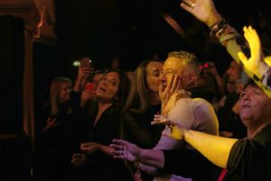 28-01-2018 SHOWBIZZ; TINO MARTIN STAAT IN HET AMSTERDAMSE CARRE EN BLAAST HET DAK ERAF. Tot de laatste stoel uitverkocht. een giga concert van Tino Martin deed de zaal ontploffen, het dak eraf en mensen gingen mee in het muzikale feest van Tino Martin. Een super avond voor de 1600 fans.
foto: Albert den Iseger