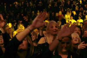 28-01-2018 SHOWBIZZ; TINO MARTIN STAAT IN HET AMSTERDAMSE CARRE EN BLAAST HET DAK ERAF. Tot de laatste stoel uitverkocht. een giga concert van Tino Martin deed de zaal ontploffen, het dak eraf en mensen gingen mee in het muzikale feest van Tino Martin. Een super avond voor de 1600 fans.
foto: Albert den Iseger