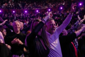 28-01-2018 SHOWBIZZ; TINO MARTIN STAAT IN HET AMSTERDAMSE CARRE EN BLAAST HET DAK ERAF. Tot de laatste stoel uitverkocht. een giga concert van Tino Martin deed de zaal ontploffen, het dak eraf en mensen gingen mee in het muzikale feest van Tino Martin. Een super avond voor de 1600 fans.
foto: Albert den Iseger