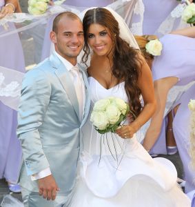 17-07-2015 SHOWBIZZ; ALWEER 5 JAAR GETROUWD WESLEY EN YOLANTHE. Het was een groots feest op hun prachtige lokatie in Carla Talida op Ibiza. Vele gasten waren aanwezig o.a. Estelle Cruiff,Patty Brard, Erik Kuster,Mari van der Ven,Demy de Zeeuw,Christiaan Civu,Henk ten Cate,Wendy van Dijk en Erland Galjaard enz enz. Het was een prachtig feest met vele mooie mensen en bijzondere momenten.
foto: Albert den Iseger