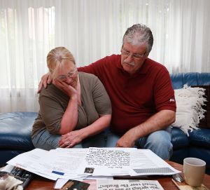 29-07-2015 SHOWBIZZ; RACHEL BLIJFT GRAAIEN, NU BIJ AOWer PROBEERT ZIJ HAAR SLAG TE SLAAN. Rachel probeert AOW er zijn pensioen af te pakken. Dick van der Geld zit met zijn handen in het haar. Het verhaal deze week in weekblad PRIVE. De zwarte weduwe probeert weer iemand kaal te plukken.
foto: Albert den Iseger