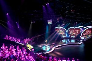 30-06-2015 SHOWBIZZ; K3 ZOEKT NIEUWE K3. Josje Huisman, Kristel Verbeke,Karen Damen en opperbaas Gert Verhulst zoeken een nieuwe K3. Het wordt een nieuw SBS programma met Gerard Joling en Niels Destadsbader.
foto: Albert den Iseger