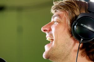 15-07-2016 SHOWBIZZ; FRANK DANE EN RADIO 538 OP VISITE BIJ HENNY HUISMAN.
Het was weer een prachtige radio 538 show in de tuin bij Henny Huisman. Veel lachen, grapjes en helemaal uit Groningen was daar de enige echte JACQUES D ANCONA als gast voor zijn vriend Henny Huisman. Op het prachtige landgoed van Nikki en Frank Lacroix in Bakkum was het een en al gezelligheid.
foto: Albert den Iseger