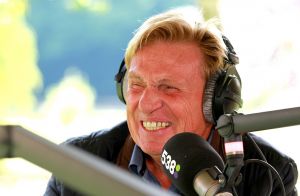 15-07-2016 SHOWBIZZ; FRANK DANE EN RADIO 538 OP VISITE BIJ HENNY HUISMAN.
Het was weer een prachtige radio 538 show in de tuin bij Henny Huisman. Veel lachen, grapjes en helemaal uit Groningen was daar de enige echte JACQUES D ANCONA als gast voor zijn vriend Henny Huisman. Op het prachtige landgoed van Nikki en Frank Lacroix in Bakkum was het een en al gezelligheid.
foto: Albert den Iseger