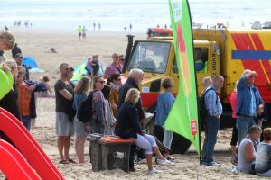 29-07-2017 NIEUWS; WEER GROOT ALARM VOOR VERMISSING IN EGMOND AAN ZEE.
Het was voor de zoveelste keer raak in Egmond aan zee, trauma Helicopter-Politie Helicopter en 5 Ambulances waren uitgerukt voor een vermissing op zee.
foto: Albert den Iseger