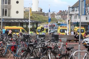 29-07-2017 NIEUWS; WEER GROOT ALARM VOOR VERMISSING IN EGMOND AAN ZEE.
Het was voor de zoveelste keer raak in Egmond aan zee, trauma Helicopter-Politie Helicopter en 5 Ambulances waren uitgerukt voor een vermissing op zee.
foto: Albert den Iseger