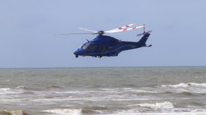 29-07-2017 NIEUWS; WEER GROOT ALARM VOOR VERMISSING IN EGMOND AAN ZEE.
Het was voor de zoveelste keer raak in Egmond aan zee, trauma Helicopter-Politie Helicopter en 5 Ambulances waren uitgerukt voor een vermissing op zee.
foto: Albert den Iseger