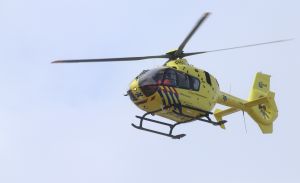 29-07-2017 NIEUWS; WEER GROOT ALARM VOOR VERMISSING IN EGMOND AAN ZEE.
Het was voor de zoveelste keer raak in Egmond aan zee, trauma Helicopter-Politie Helicopter en 5 Ambulances waren uitgerukt voor een vermissing op zee.
foto: Albert den Iseger