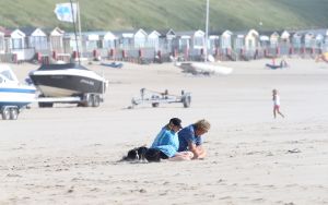 28-07-2018 SPORT; KITE SURFING-EGMOND AAN ZEE. Het was STORMY WEATHER in Egmond aan zee, tijd voor Kite Surfing en genieten van deze kleurige en snelle sport.
foto: Albert den Iseger