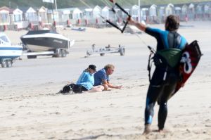 28-07-2018 SPORT; KITE SURFING-EGMOND AAN ZEE. Het was STORMY WEATHER in Egmond aan zee, tijd voor Kite Surfing en genieten van deze kleurige en snelle sport.
foto: Albert den Iseger