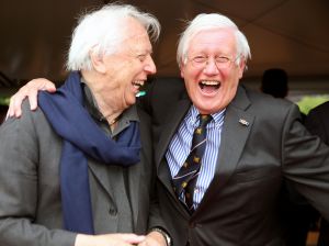 17-06-2015 SHOWBIZZ; EERSTE HARINGPARTY IS NATUURLIJK IN HAARZUILENS.
De grote afwezige vanavond was ERICA TERPSTRA die wegens ziekte verstek moest laten gaan.
foto: Albert den Iseger