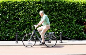 20-06-2015 NIEUWS; IVO OPSTELTEN GENIET VAN ZIJN VRIJE TIJD. 3 maanden na opstappen oud minister IVO OPSTELTEN is het eindelijk tijd voor ruste en vrije tijd. Heerlijk fietsen en genieten van een lunch met vrienden.
foto: Albert den Iseger