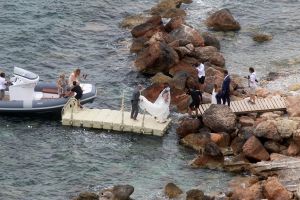 26-06-2016 SHOWBIZZ; NICK SCHILDER TROUWDE ZIJN KRISTEN OP ZONNIG IBIZA. De mooiste dag uit ons leven zo vertelde Nick aan de paar PERS mensen die aanwezig waren op de door hun gekozen een sombere foto lokatie.
foto: Albert den Iseger