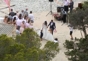 26-06-2016 SHOWBIZZ; NICK SCHILDER TROUWDE ZIJN KRISTEN OP ZONNIG IBIZA. De mooiste dag uit ons leven zo vertelde Nick aan de paar PERS mensen die aanwezig waren op de door hun gekozen een sombere foto lokatie.
foto: Albert den Iseger