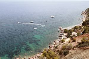 26-06-2016 SHOWBIZZ; NICK SCHILDER TROUWDE ZIJN KRISTEN OP ZONNIG IBIZA. De mooiste dag uit ons leven zo vertelde Nick aan de paar PERS mensen die aanwezig waren op de door hun gekozen een sombere foto lokatie.
foto: Albert den Iseger