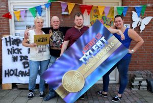 07-06-2016 SHOWBIZZ; NICK NICOLAI WINNAAR VAN HGT KRIJGT ALLE AANDACHT VAN PERS EN FANS.
foto: Albert den Iseger