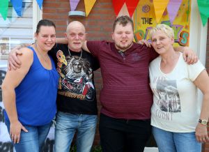 07-06-2016 SHOWBIZZ; NICK NICOLAI WINNAAR VAN HGT KRIJGT ALLE AANDACHT VAN PERS EN FANS.
foto: Albert den Iseger