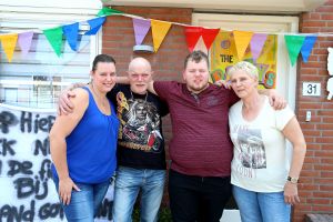 07-06-2016 SHOWBIZZ; NICK NICOLAI WINNAAR VAN HGT KRIJGT ALLE AANDACHT VAN PERS EN FANS.
foto: Albert den Iseger