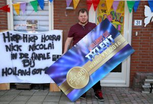 07-06-2016 SHOWBIZZ; NICK NICOLAI WINNAAR VAN HGT KRIJGT ALLE AANDACHT VAN PERS EN FANS.
foto: Albert den Iseger