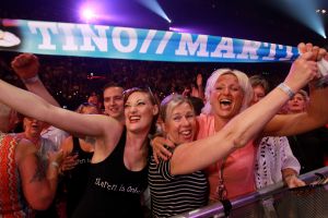 12-06-2017 SHOWBIZZ; TINO MARTIN LIET 17000 FANS STRALEN IN ZIGGO DOME. Tino liet 17000 fans stralen en genieten tijdens zijn show in de ZIGGO DOME. Gasten waren Glennis Grace-Gerard Joling-Time Less-Gin Dutch en New Gospel Sensation. In het voorprogramma stonden zijn vrienden Wesly Bronkhorst-Robert Leloy-Quincy. En top avond vol met prachtige muziek.
foto: Albert den Iseger