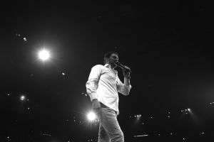 12-06-2017 SHOWBIZZ; TINO MARTIN LIET 17000 FANS STRALEN IN ZIGGO DOME. Tino liet 17000 fans stralen en genieten tijdens zijn show in de ZIGGO DOME. Gasten waren Glennis Grace-Gerard Joling-Time Less-Gin Dutch en New Gospel Sensation. In het voorprogramma stonden zijn vrienden Wesly Bronkhorst-Robert Leloy-Quincy. En top avond vol met prachtige muziek.
foto: Albert den Iseger