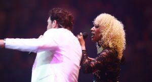 12-06-2017 SHOWBIZZ; TINO MARTIN LIET 17000 FANS STRALEN IN ZIGGO DOME. Tino liet 17000 fans stralen en genieten tijdens zijn show in de ZIGGO DOME. Gasten waren Glennis Grace-Gerard Joling-Time Less-Gin Dutch en New Gospel Sensation. In het voorprogramma stonden zijn vrienden Wesly Bronkhorst-Robert Leloy-Quincy. En top avond vol met prachtige muziek.
foto: Albert den Iseger