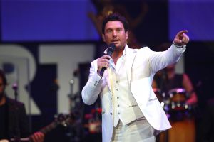 12-06-2017 SHOWBIZZ; TINO MARTIN LIET 17000 FANS STRALEN IN ZIGGO DOME. Tino liet 17000 fans stralen en genieten tijdens zijn show in de ZIGGO DOME. Gasten waren Glennis Grace-Gerard Joling-Time Less-Gin Dutch en New Gospel Sensation. In het voorprogramma stonden zijn vrienden Wesly Bronkhorst-Robert Leloy-Quincy. En top avond vol met prachtige muziek.
foto: Albert den Iseger