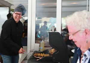 07-06-2018 SHOWBIZZ; FRANS BAUER OP VAKANTIE MET 200 UITBUNDIGE FANS.Dit jaar met 3 Van der VALK bussen naar Playa de Aro in Spanje.Een hele week feest met Frans als reisleider. Het was een echt feestje.
foto: Albert den Iseger