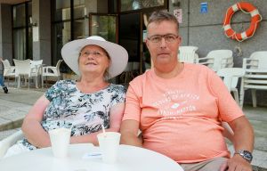 07-06-2018 SHOWBIZZ; FRANS BAUER OP VAKANTIE MET 200 UITBUNDIGE FANS.Dit jaar met 3 Van der VALK bussen naar Playa de Aro in Spanje.Een hele week feest met Frans als reisleider. Het was een echt feestje. foto: Albert den Iseger