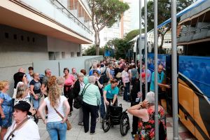 07-06-2018 SHOWBIZZ; FRANS BAUER OP VAKANTIE MET 200 UITBUNDIGE FANS.Dit jaar met 3 Van der VALK bussen naar Playa de Aro in Spanje.Een hele week feest met Frans als reisleider. Het was een echt feestje.
foto: Albert den Iseger