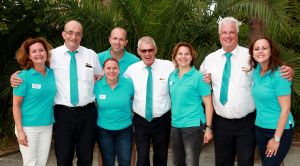 07-06-2018 SHOWBIZZ; FRANS BAUER OP VAKANTIE MET 200 UITBUNDIGE FANS.Dit jaar met 3 Van der VALK bussen naar Playa de Aro in Spanje.Een hele week feest met Frans als reisleider. Het was een echt feestje.
foto: Albert den Iseger