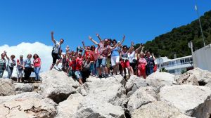 07-06-2018 SHOWBIZZ; FRANS BAUER OP VAKANTIE MET 200 UITBUNDIGE FANS.Dit jaar met 3 Van der VALK bussen naar Playa de Aro in Spanje.Een hele week feest met Frans als reisleider. Het was een echt feestje.
foto: Albert den Iseger