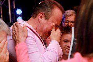 07-06-2018 SHOWBIZZ; FRANS BAUER OP VAKANTIE MET 200 UITBUNDIGE FANS.Dit jaar met 3 Van der VALK bussen naar Playa de Aro in Spanje.Een hele week feest met Frans als reisleider. Het was een echt feestje.
foto: Albert den Iseger