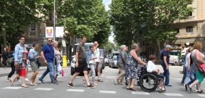 07-06-2018 SHOWBIZZ; FRANS BAUER OP VAKANTIE MET 200 UITBUNDIGE FANS.Dit jaar met 3 Van der VALK bussen naar Playa de Aro in Spanje.Een hele week feest met Frans als reisleider. Het was een echt feestje.
foto: Albert den Iseger