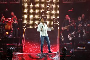 16-06-2018 SHOWBIZZ; TINO MARTIN IN THE ROUND ZIGGO DOME. Tino Martin stond weer in de Ziggo Dome voor 18500 uitbundige fans. Wat een feest voor zijn fans en de familie van Tino Martin. Een show van wereldformaat, alles klopte in de bomvolle Ziggo Dome, goed geluid en licht plus een  perfecte show.Het nummer LATER ALS IK GROTER BEN is achterhaald, hij is al de grootste. foto: Albert den Iseger