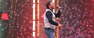 16-06-2018 SHOWBIZZ; TINO MARTIN IN THE ROUND ZIGGO DOME. Tino Martin stond weer in de Ziggo Dome voor 18500 uitbundige fans. Wat een feest voor zijn fans en de familie van Tino Martin. Een show van wereldformaat, alles klopte in de bomvolle Ziggo Dome, goed geluid en licht plus een  perfecte show.Het nummer LATER ALS IK GROTER BEN is achterhaald, hij is al de grootste. foto: Albert den Iseger